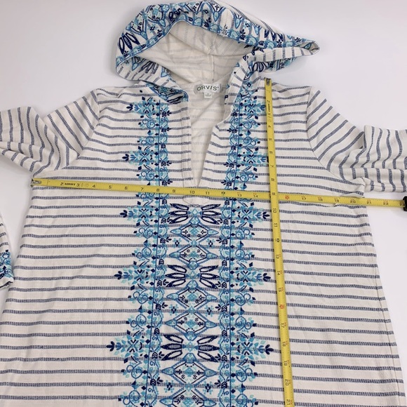 Orvis Hooded Pullover Embroidered Top Sweatshirt Tunic Creme Blue Size Medium - Picture 8 of 12